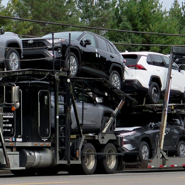 Peterbilt car hauler used for professional vehicle transport