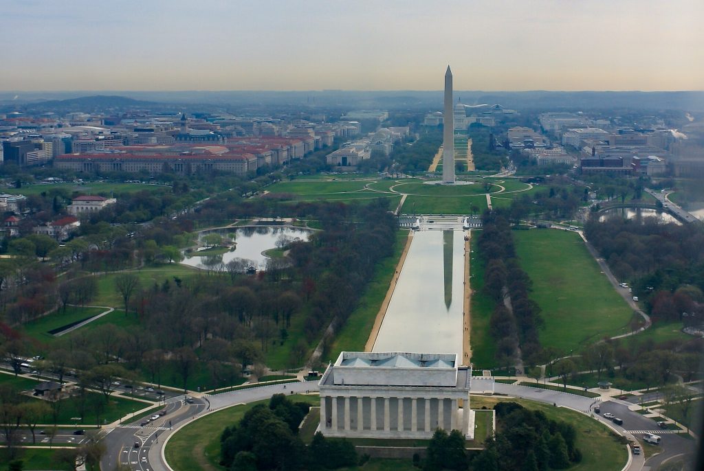 National Mall representing District of Columbia service for heavy equipment, commercial buses, fleets and enclosed high-value vehicles