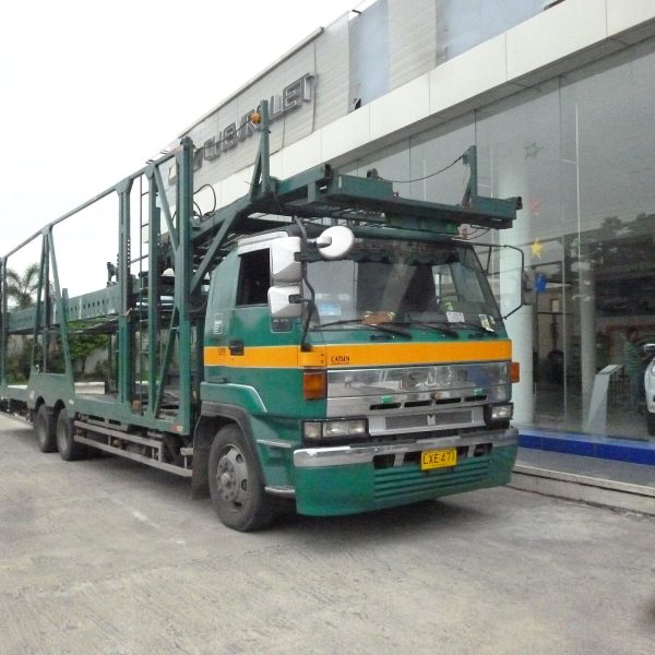 Open car carrier truck for nationwide vehicle transport