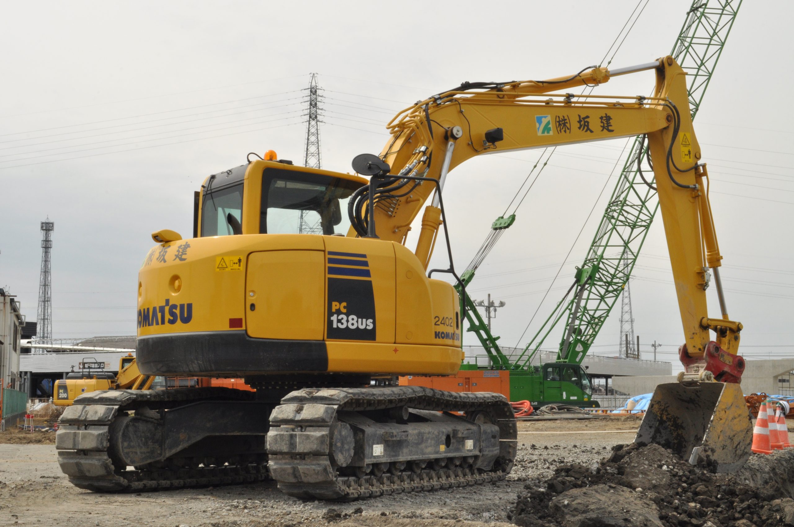Komatsu excavator for heavy equipment transport