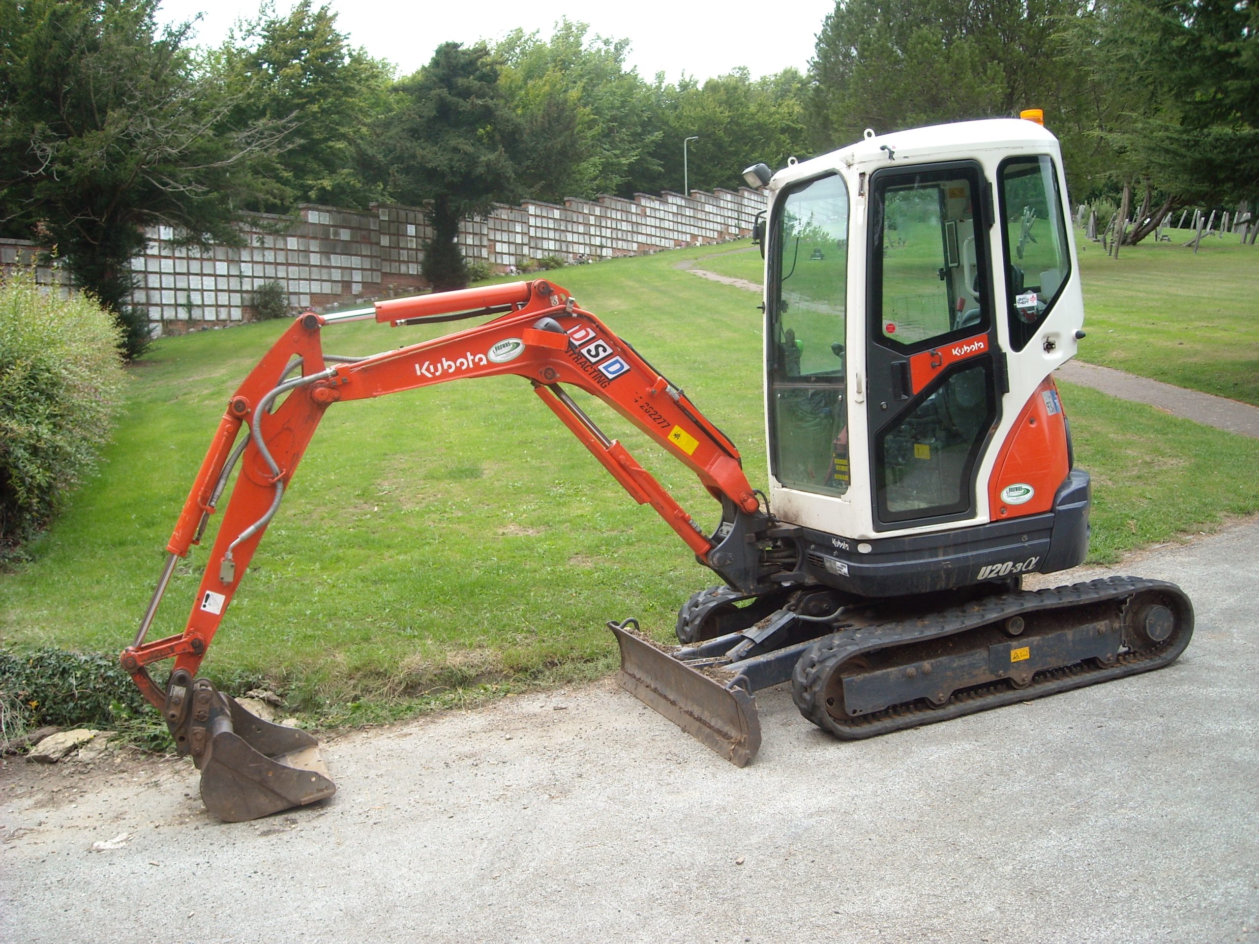Kubota compact excavator for equipment transport